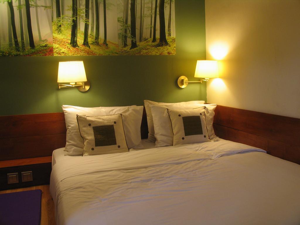 Dhanesvara Holistic Unique Homestay Wonotjolo Kamer foto