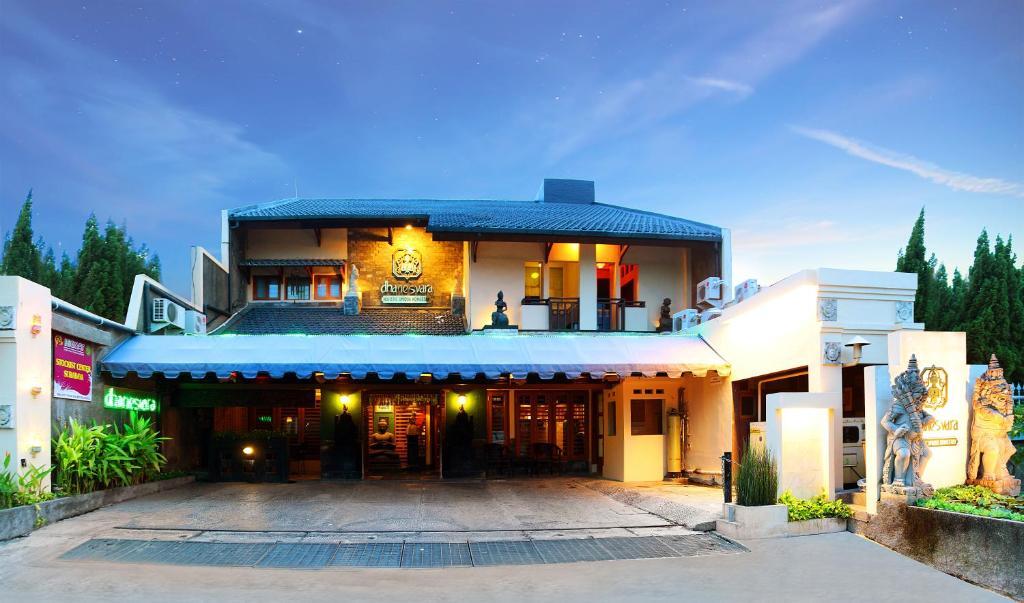 Dhanesvara Holistic Unique Homestay Wonotjolo Buitenkant foto