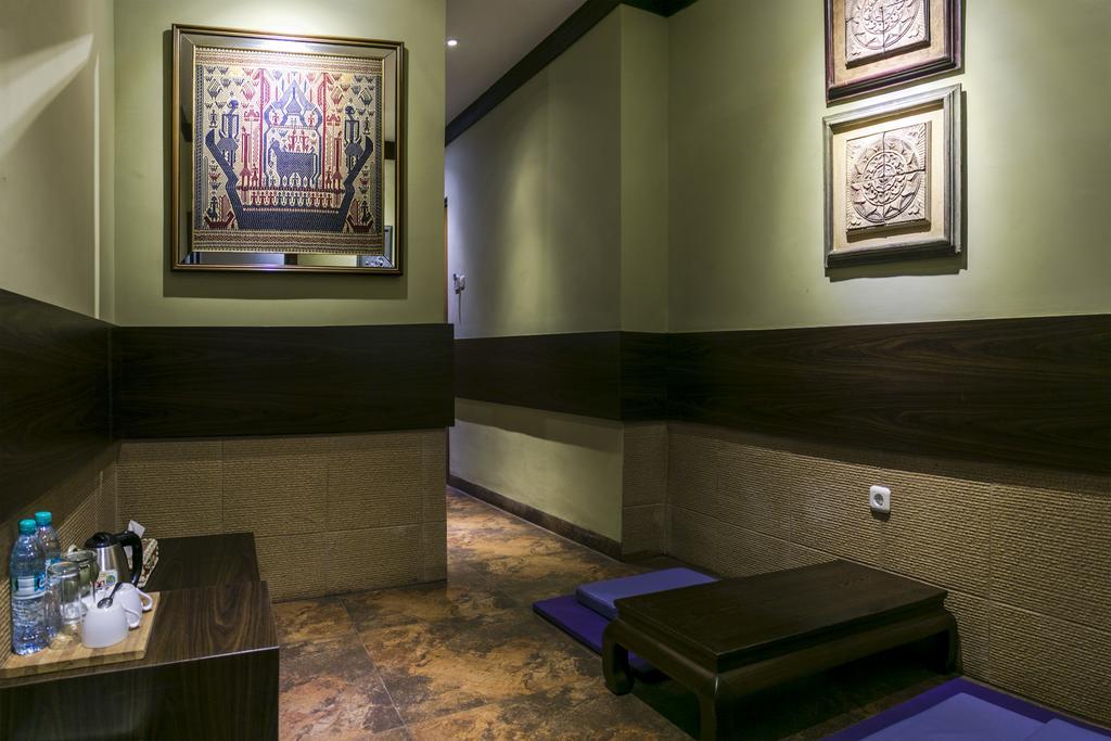 Dhanesvara Holistic Unique Homestay Wonotjolo Buitenkant foto