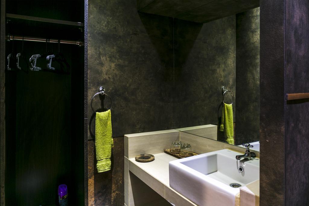 Dhanesvara Holistic Unique Homestay Wonotjolo Buitenkant foto