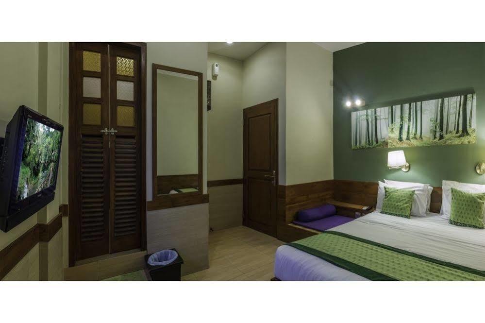 Dhanesvara Holistic Unique Homestay Wonotjolo Buitenkant foto