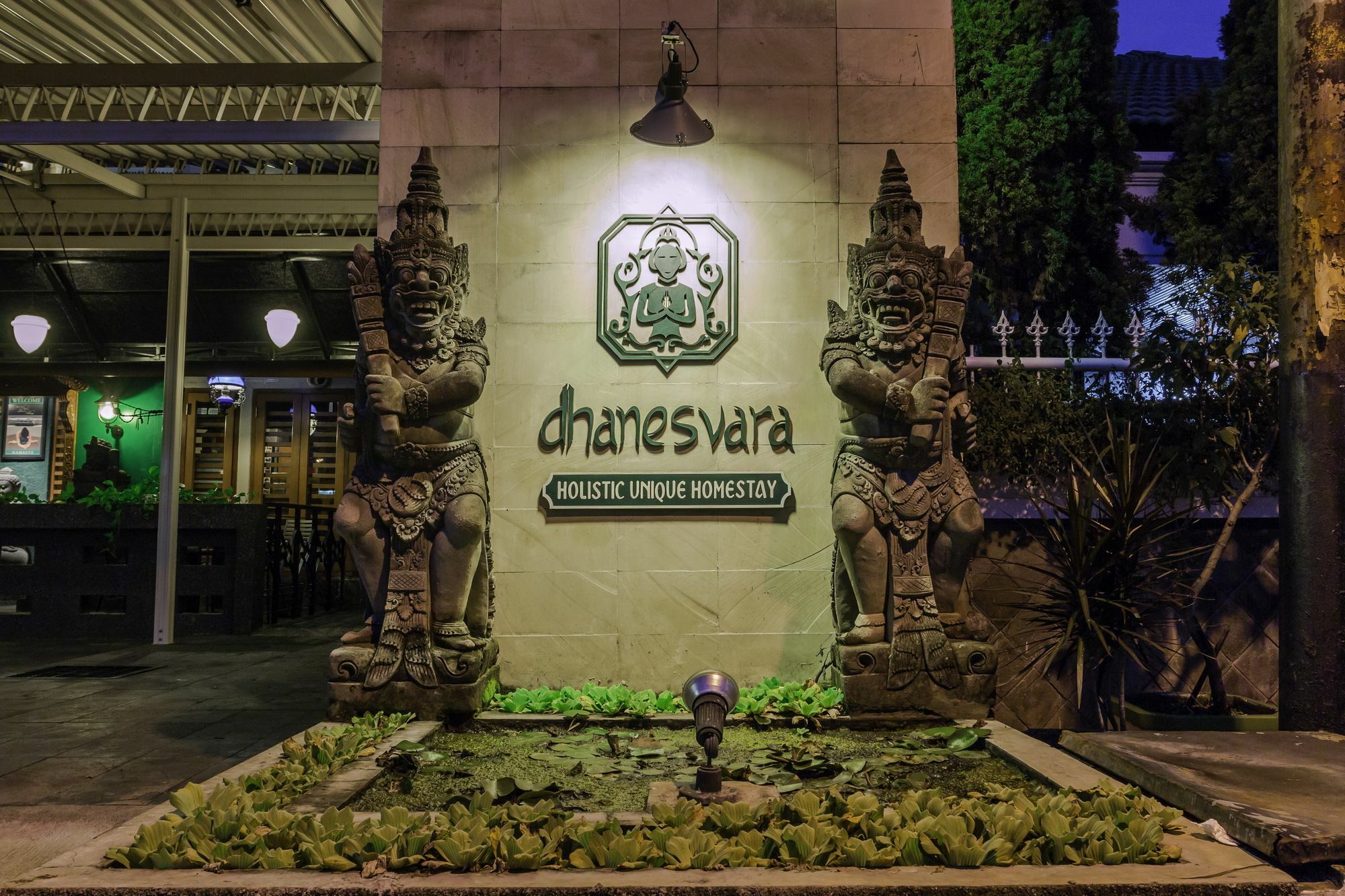 Dhanesvara Holistic Unique Homestay Wonotjolo Buitenkant foto