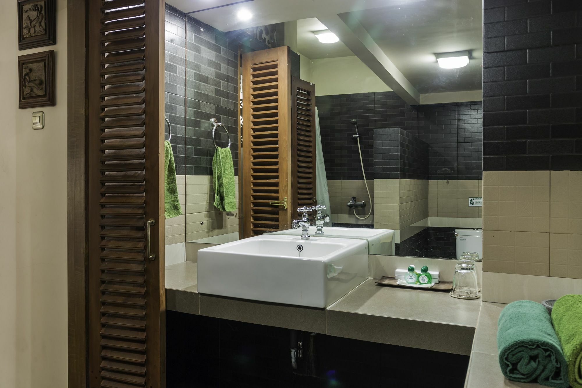 Dhanesvara Holistic Unique Homestay Wonotjolo Buitenkant foto