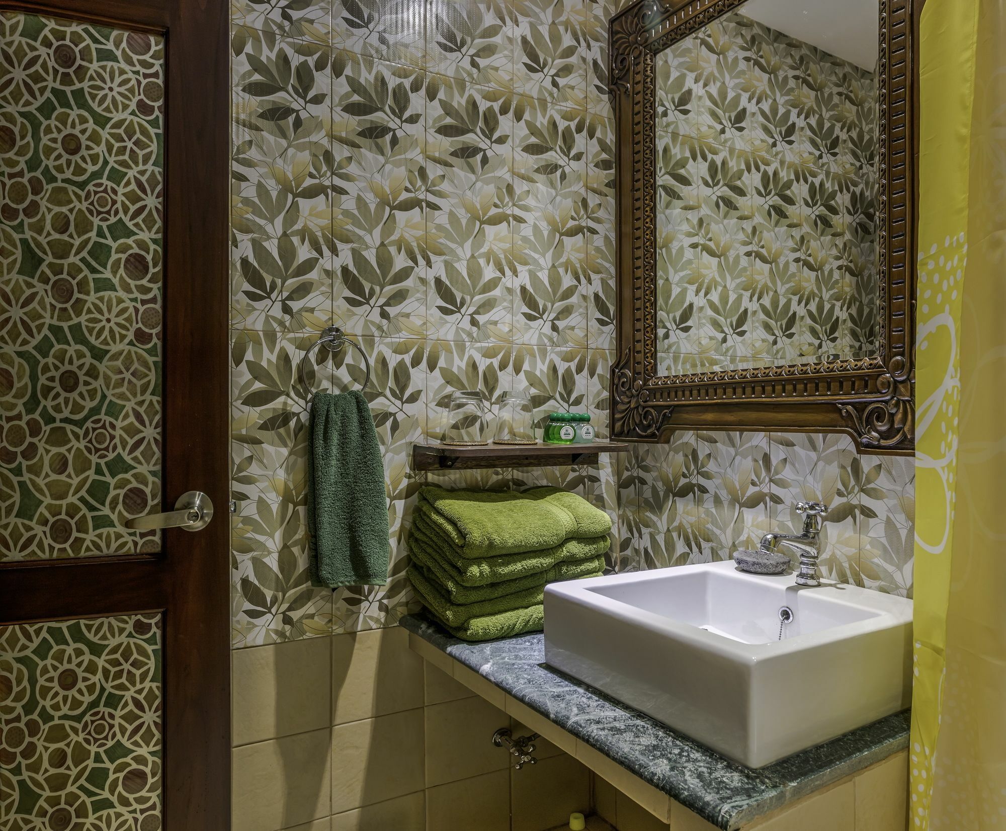 Dhanesvara Holistic Unique Homestay Wonotjolo Buitenkant foto